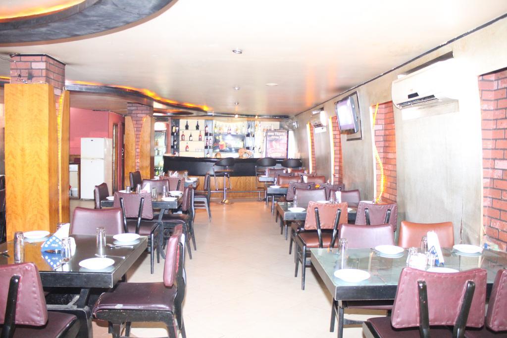 Hotel Bengal International Siliguri Buitenkant foto